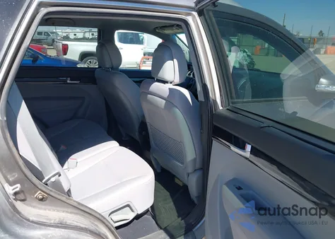 2015 Kia Sorento Lx from USA, damaged, VIN 5XYKTCA69FG584972